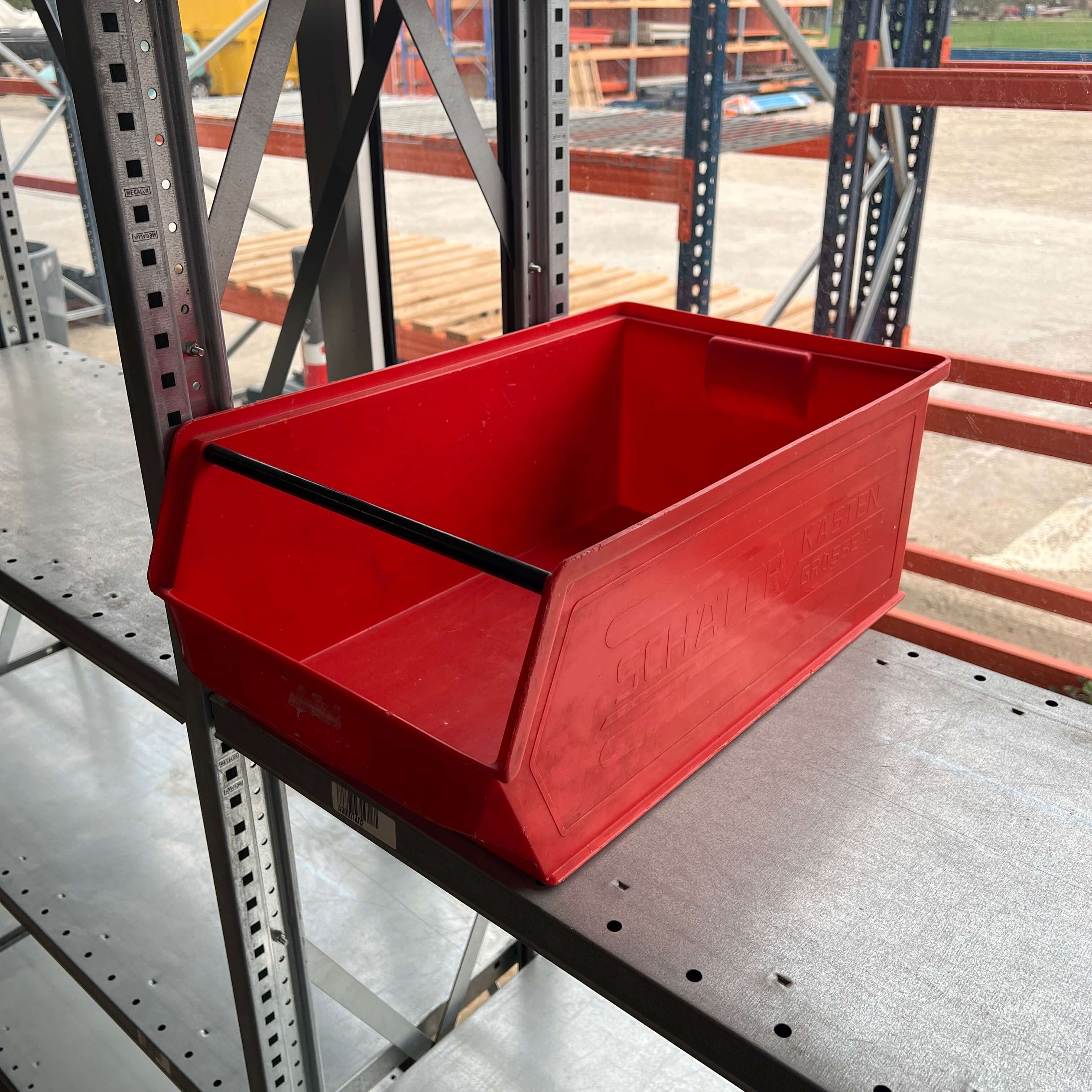 Spout bin with transport bar L 45 l 30 H 20 red